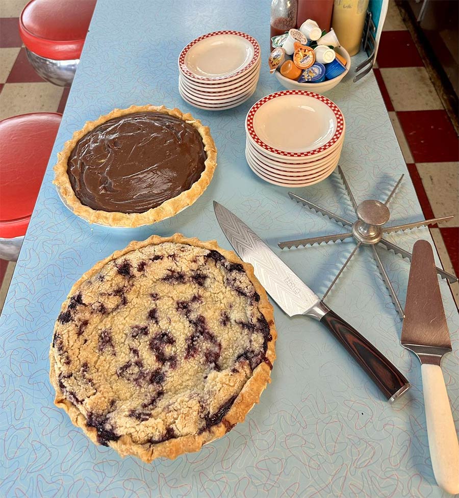 broadway-diner-pies